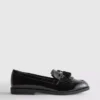 Mocasini cu vârf jos, cu talpă plată, din piele lăcuită, cu talpă lată