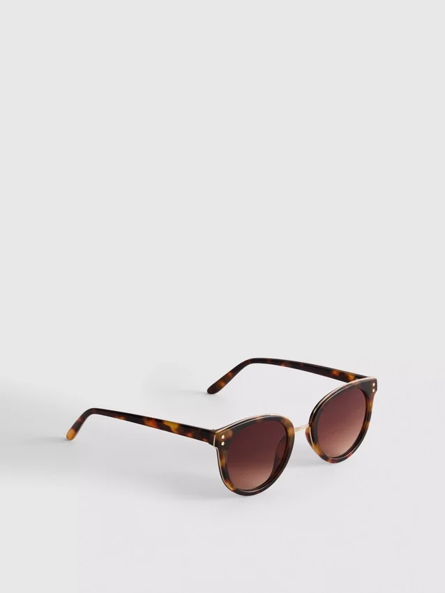 Ochelari de Soare cu bară peste sprâncene, model „ochi de pisică” Ochelari de Soare cu bară peste sprâncene, model „ochi de pisică”