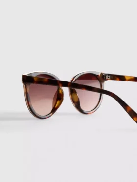 Ochelari de Soare cu bară peste sprâncene, model „ochi de pisică”