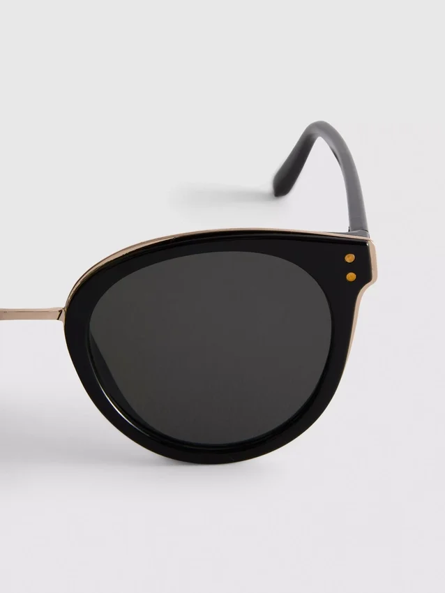 Ochelari de Soare cu bară peste sprâncene, model „ochi de pisică” Ochelari de Soare cu bară peste sprâncene, model „ochi de pisică”