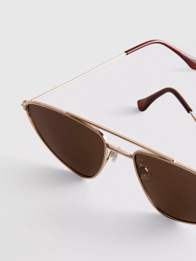 Ochelari de Soare cu ramă metalică în stil aviator Ochelari de Soare cu ramă metalică în stil aviator