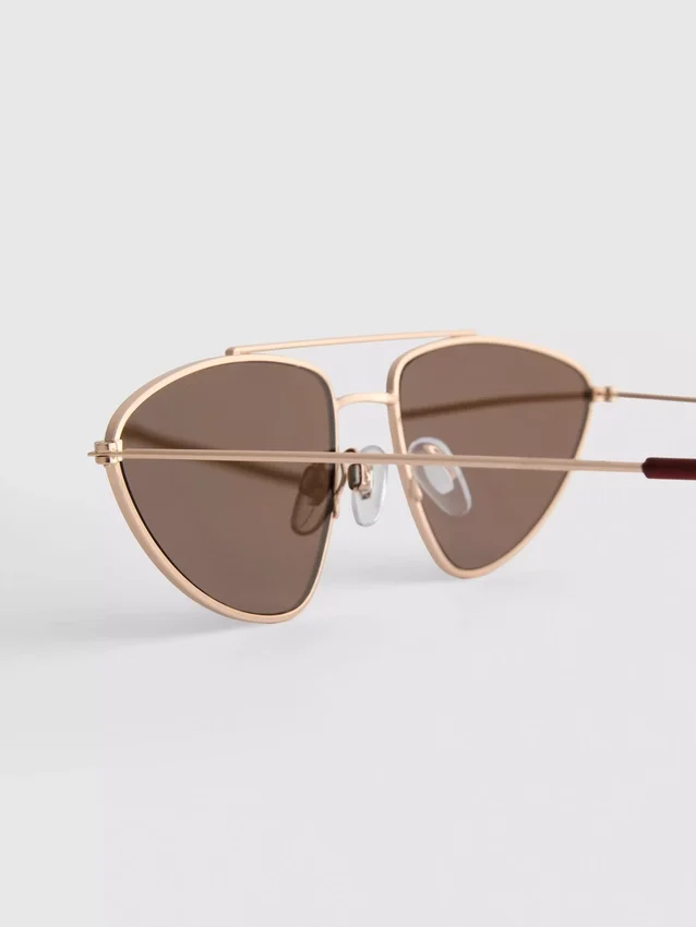 Ochelari de Soare cu ramă metalică în stil aviator Ochelari de Soare cu ramă metalică în stil aviator