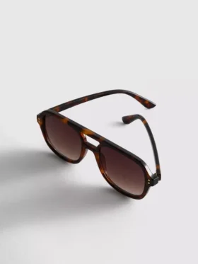 Ochelari de soare în stil Aviator Ochelari de soare în stil Aviator