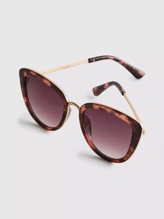 Ochelari de Soare tip „cat-eye” Ochelari de Soare tip „cat-eye”