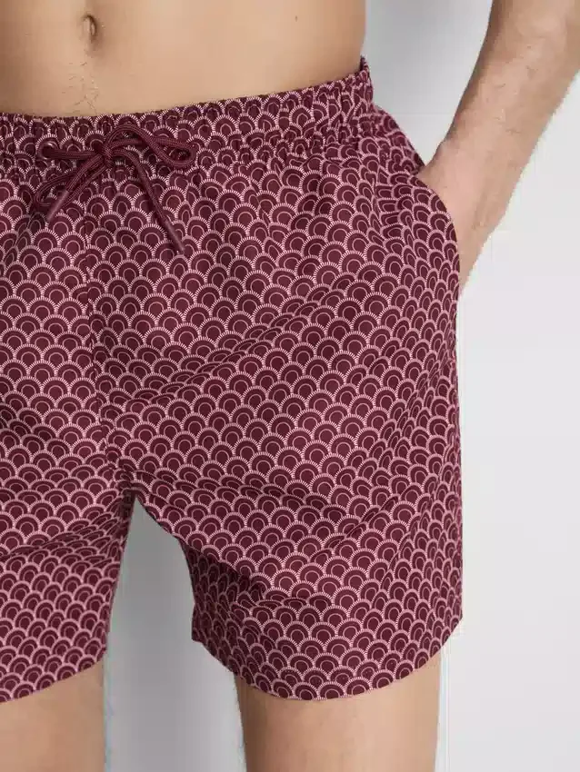 Șort de baie geometric cu șnur Șort de baie geometric cu șnur