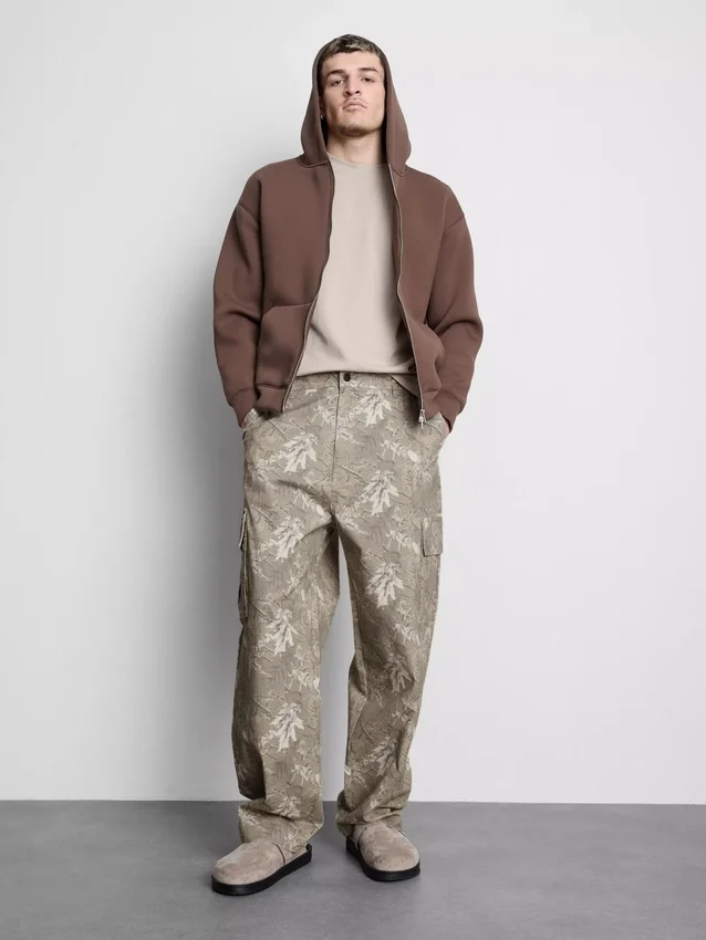 Pantaloni cargo camuflați Pantaloni cargo camuflați