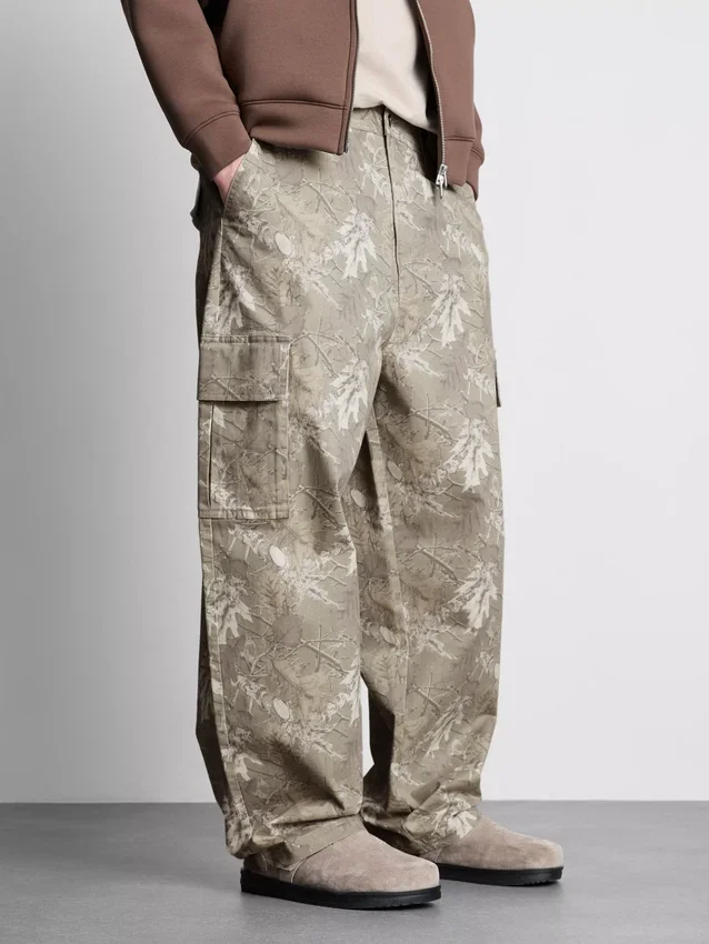 Pantaloni cargo camuflați Pantaloni cargo camuflați