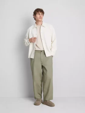 Pantaloni chino largi, cu talie medie