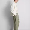 Pantaloni chino largi, cu talie medie Pantaloni chino largi, cu talie medie