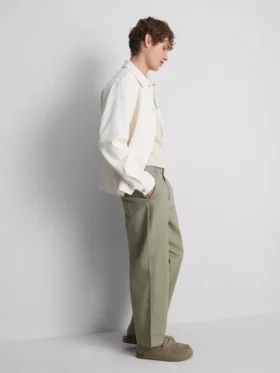 Pantaloni chino largi, cu talie medie