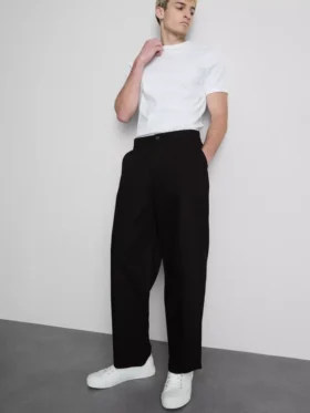 Pantaloni chino largi, cu talie medie