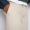 Pantaloni chino largi, cu talie medie Pantaloni chino largi, cu talie medie