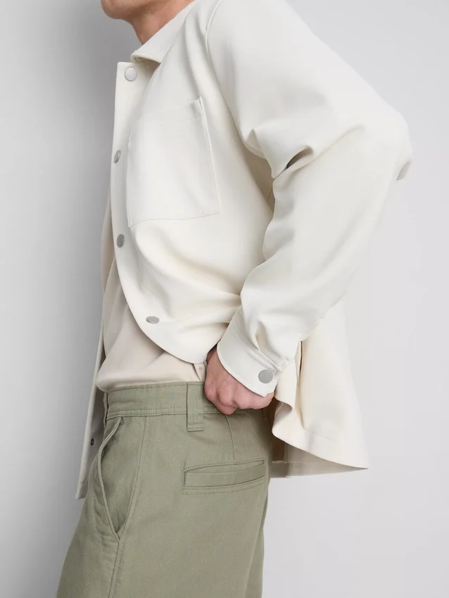 Pantaloni chino largi, cu talie medie Pantaloni chino largi, cu talie medie