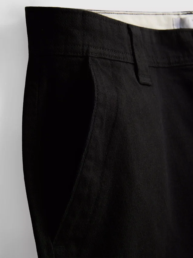 Pantaloni chino largi, cu talie medie Pantaloni chino largi, cu talie medie