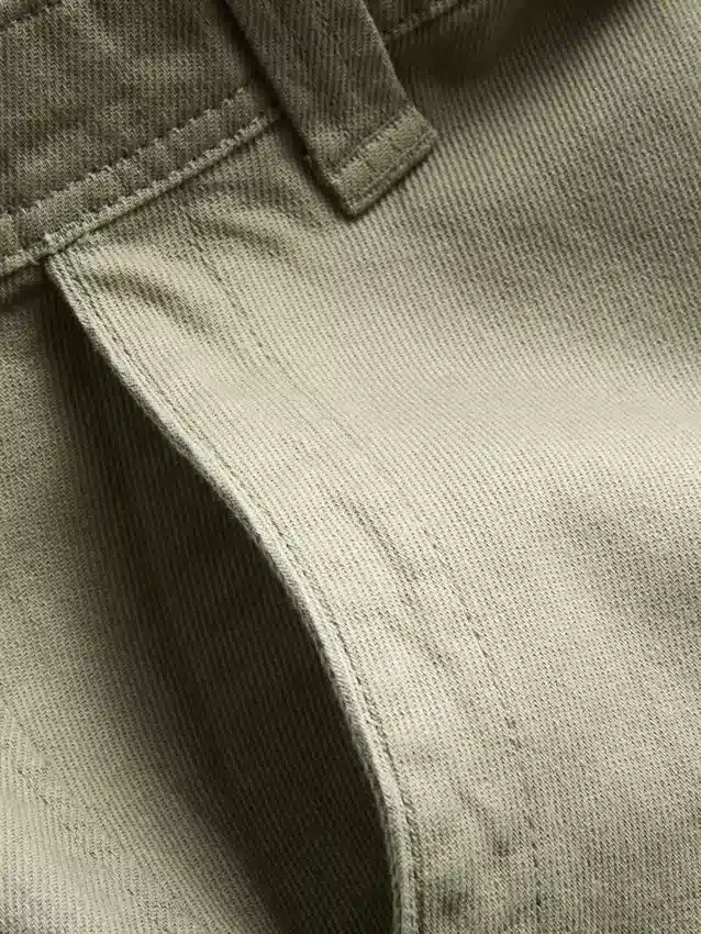 Pantaloni chino largi, cu talie medie Pantaloni chino largi, cu talie medie