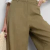 Pantaloni cu croi evazat și textură de la Paula Echevarría Pantaloni cu croi evazat și textură de la Paula Echevarría