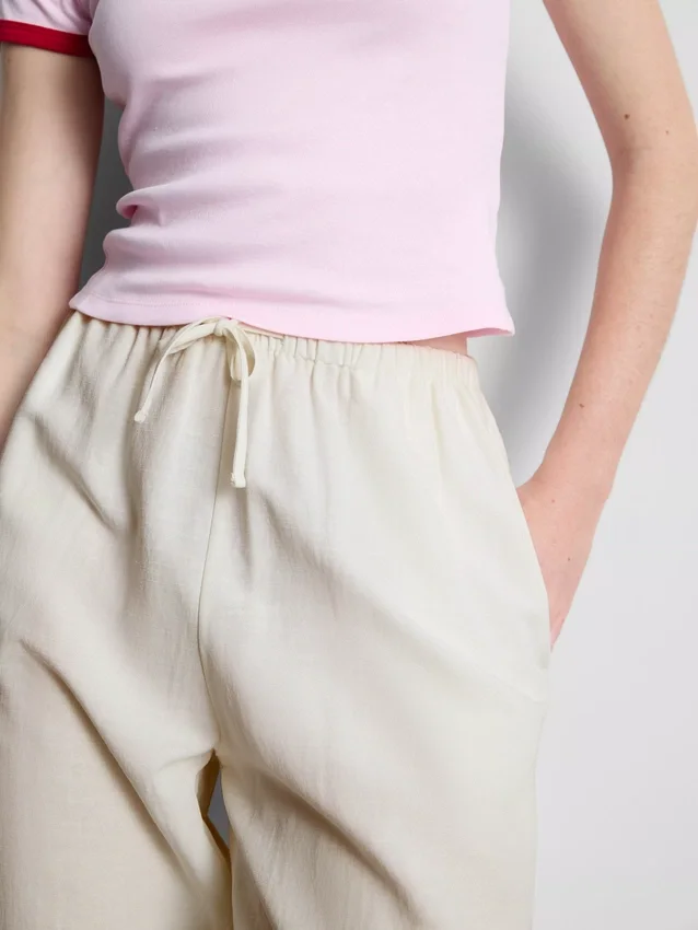 Pantaloni cu croi larg din amestec de bumbac Pantaloni cu croi larg din amestec de bumbac