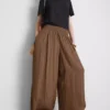 Pantaloni cu croi larg din satin Pantaloni cu croi larg din satin