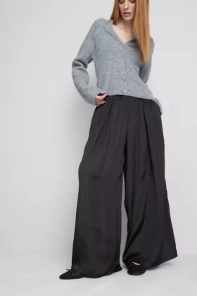 Pantaloni cu croi larg din satin