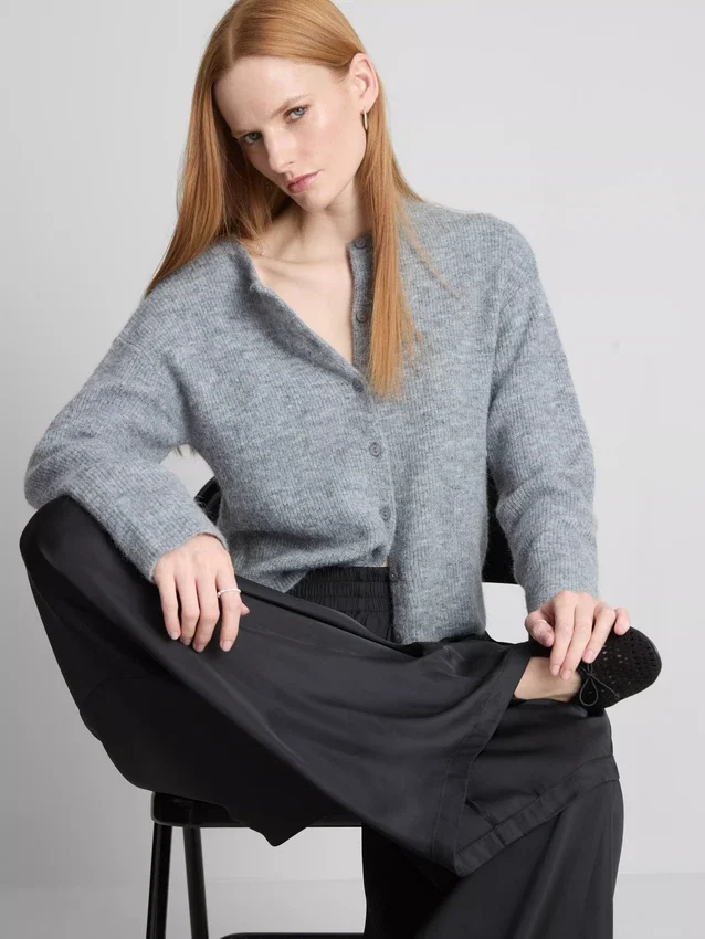 Pantaloni cu croi larg din satin Pantaloni cu croi larg din satin
