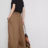 Pantaloni cu croi larg din satin Pantaloni cu croi larg din satin