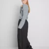 Pantaloni cu croi larg din satin Pantaloni cu croi larg din satin