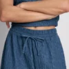 Pantaloni cu croi larg și efect de șifonare de la Paula Echevarría Pantaloni cu croi larg și efect de șifonare de la Paula Echevarría