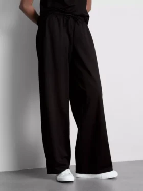 Pantaloni cu croi larg și textură