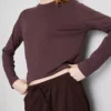 Pantaloni cu croi larg și textură