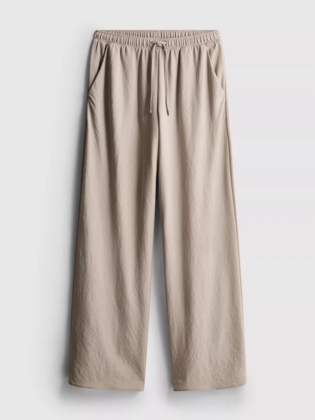 Pantaloni cu croi larg și textură Pantaloni cu croi larg și textură
