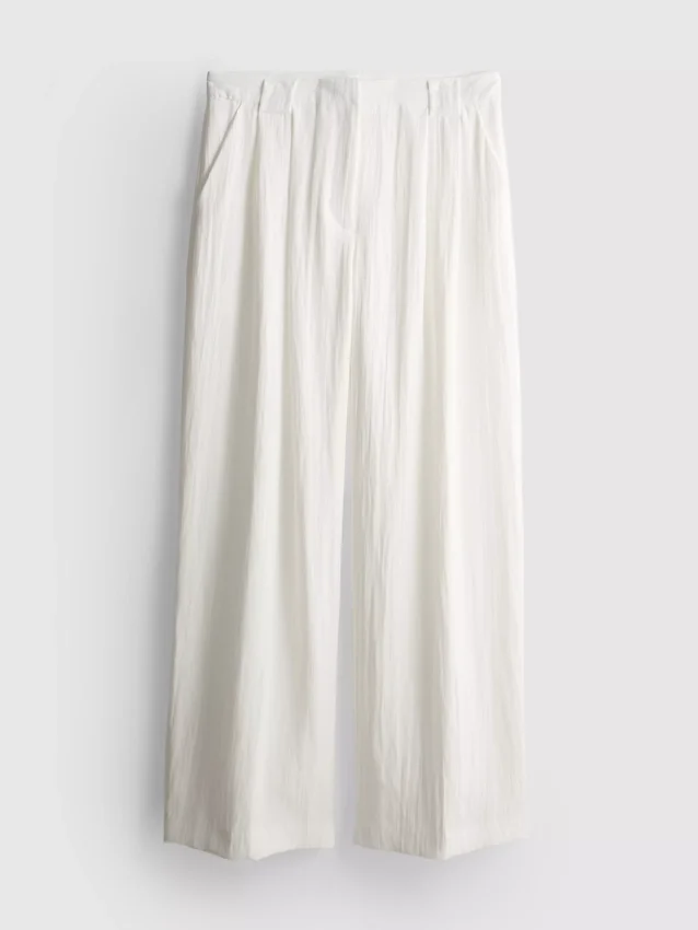 Pantaloni cu croi larg și textură Pantaloni cu croi larg și textură