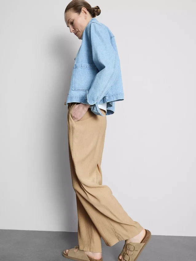 Pantaloni cu croi larg și textură șifonată Pantaloni cu croi larg și textură șifonată