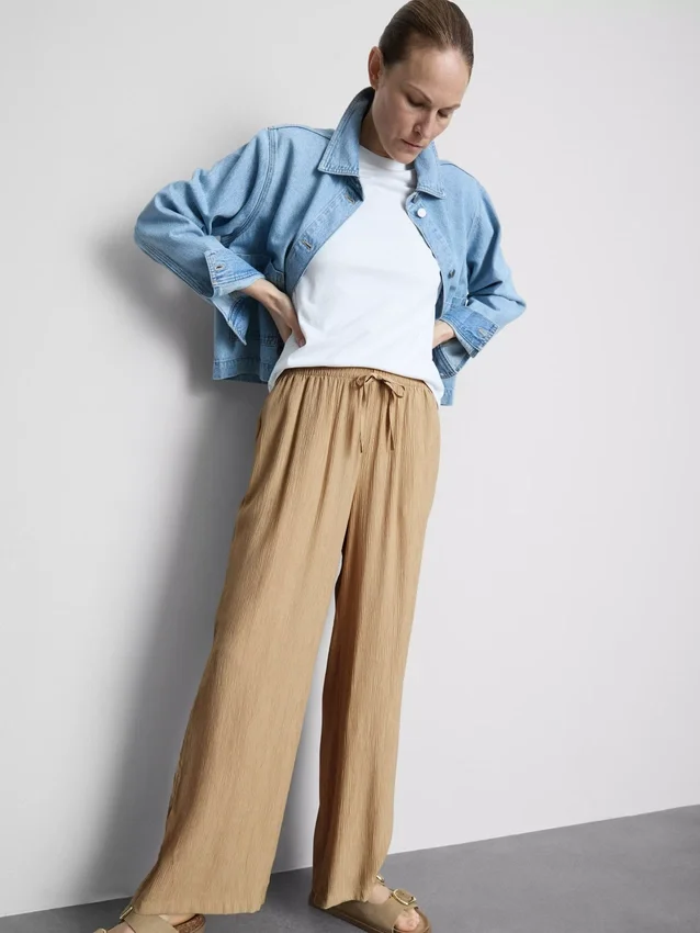 Pantaloni cu croi larg și textură șifonată Pantaloni cu croi larg și textură șifonată