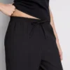 Pantaloni cu croi larg și textură șifonată Pantaloni cu croi larg și textură șifonată