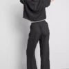 Pantaloni cu croi larg și textură șifonată Pantaloni cu croi larg și textură șifonată