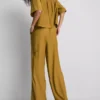 Pantaloni cu croi larg și textură șifonată Pantaloni cu croi larg și textură șifonată