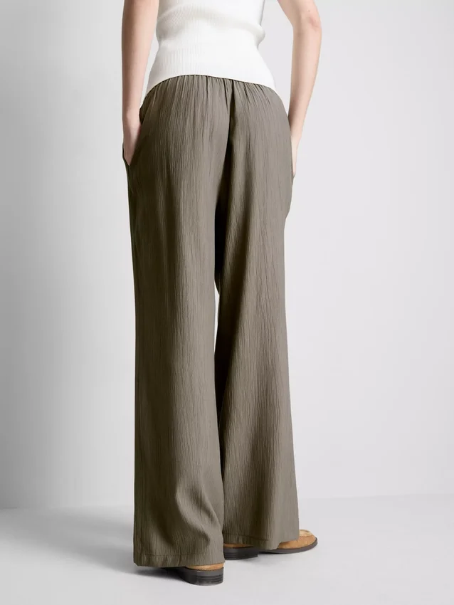 Pantaloni cu croi larg și textură șifonată Pantaloni cu croi larg și textură șifonată