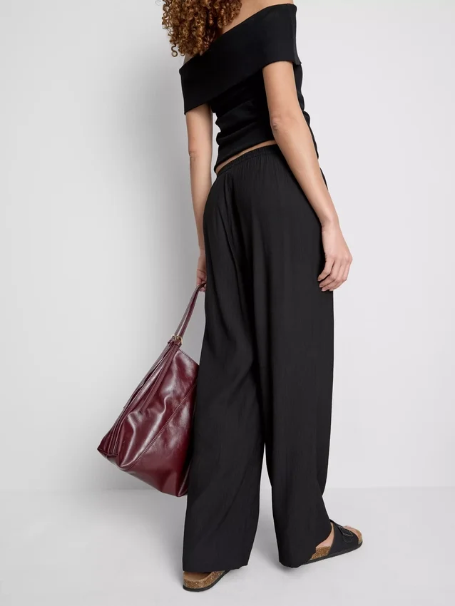 Pantaloni cu croi larg și textură șifonată Pantaloni cu croi larg și textură șifonată