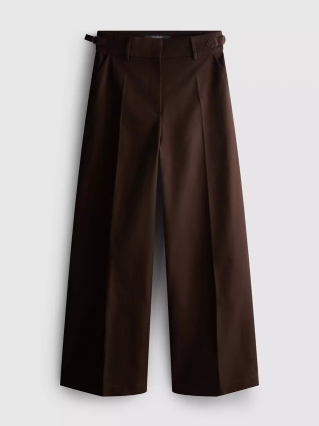 Pantaloni cu croi larg, pliuri și detaliu cu curea Pantaloni cu croi larg, pliuri și detaliu cu curea