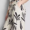Pantaloni cu imprimeu și croi larg