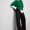 Pantaloni cu talie elastică și croi larg Pantaloni cu talie elastică și croi larg