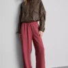 Pantaloni cu talie elastică și croi larg Pantaloni cu talie elastică și croi larg