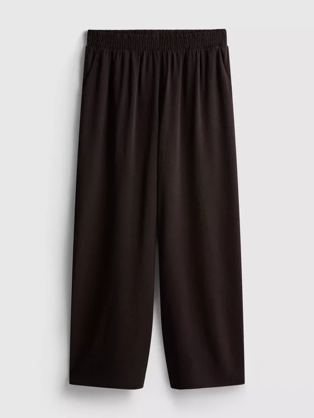 Pantaloni cu talie elastică și croi larg Pantaloni cu talie elastică și croi larg