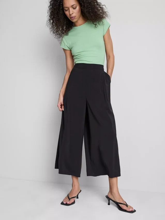 Pantaloni culotte cu talie medie și picior larg Pantaloni culotte cu talie medie și picior larg