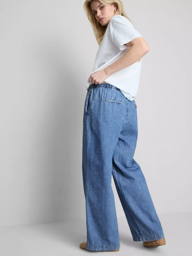 Pantaloni de blugi cu talie medie Pantaloni de blugi cu talie medie