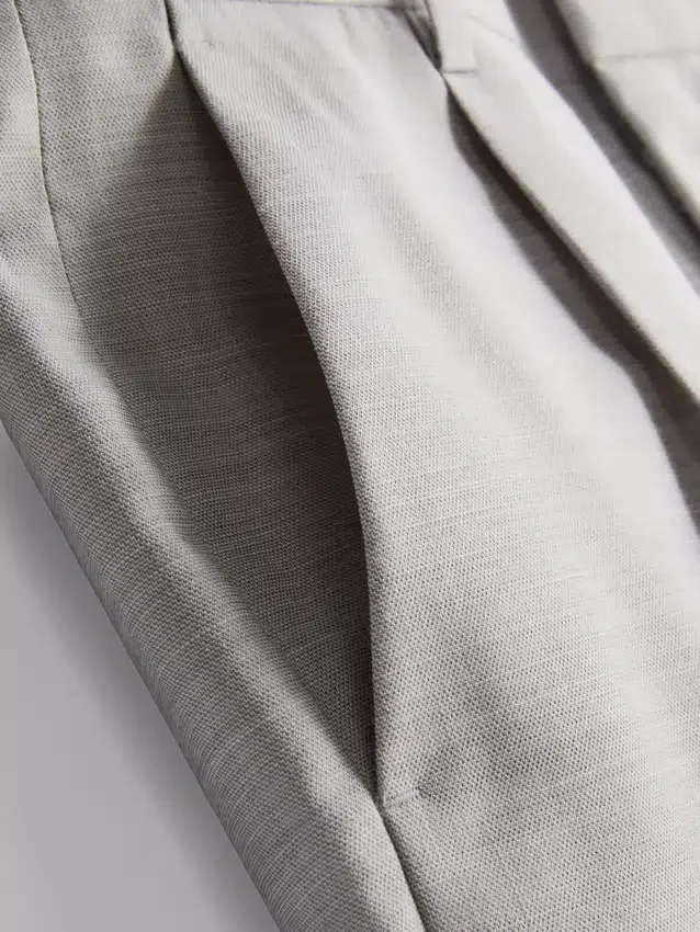 Pantaloni de costum cu croială regulată și textură Pantaloni de costum cu croială regulată și textură