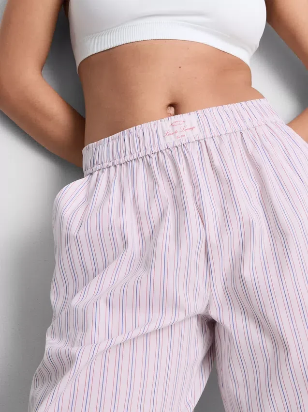 Pantaloni de Pijama cu croi drept, cu dungi, ideali pentru relaxare Pantaloni de Pijama cu croi drept, cu dungi, ideali pentru relaxare