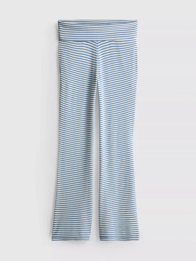Pantaloni de Pijama cu dungi și nervuri, ideali pentru relaxare Pantaloni de Pijama cu dungi și nervuri, ideali pentru relaxare