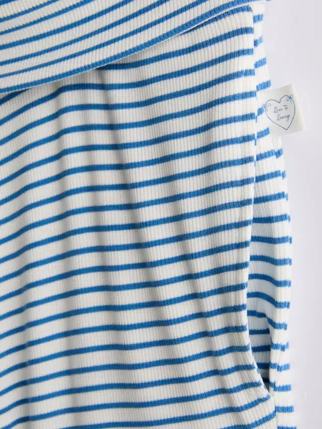 Pantaloni de Pijama cu dungi și nervuri, ideali pentru relaxare Pantaloni de Pijama cu dungi și nervuri, ideali pentru relaxare