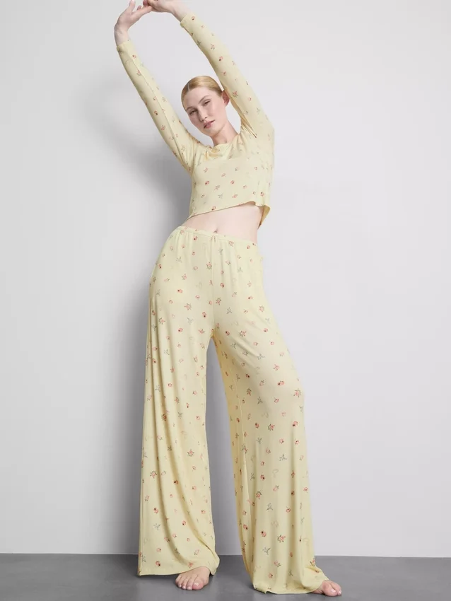 Pantaloni de Pijama cu nervuri și imprimeu floral Pantaloni de Pijama cu nervuri și imprimeu floral